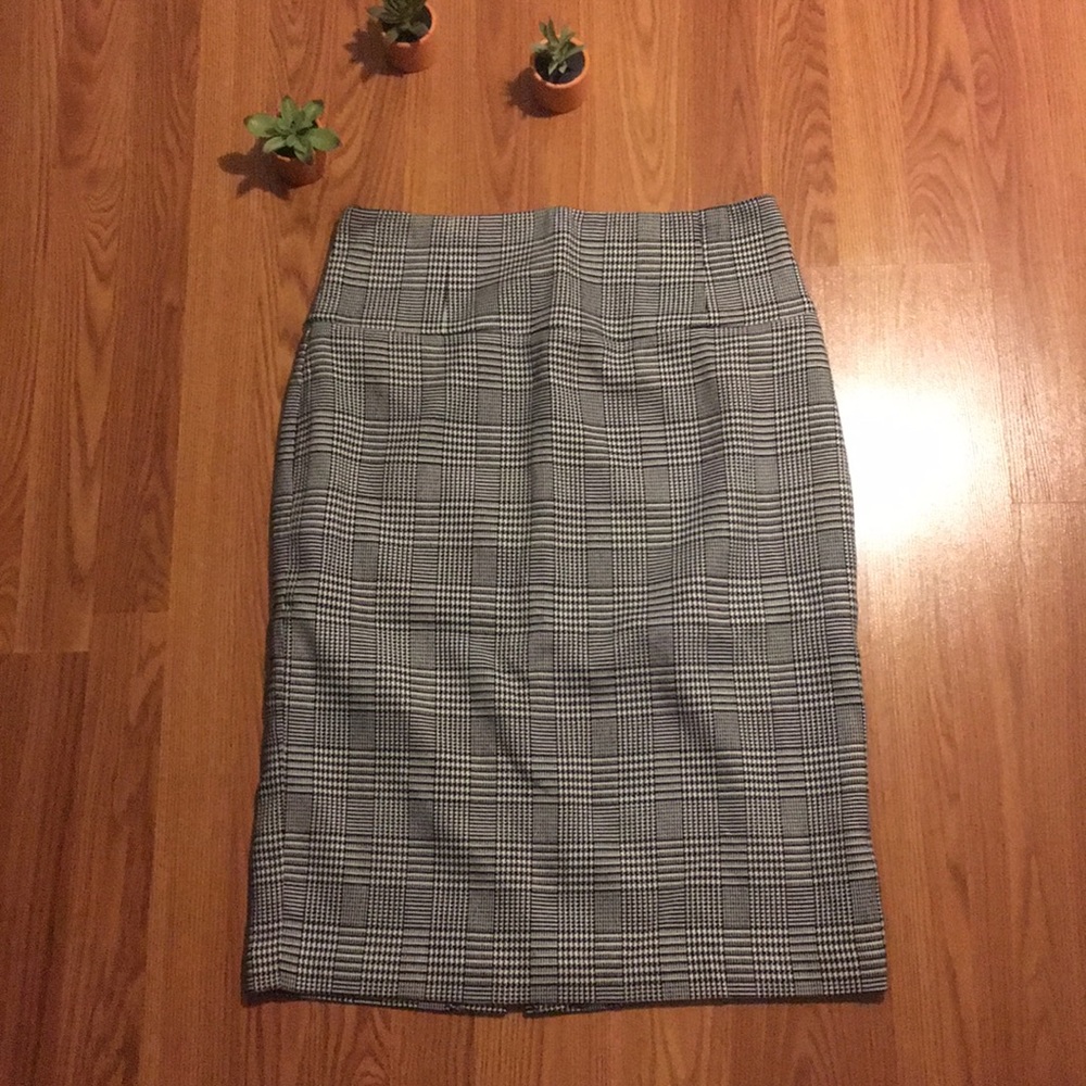 Plaid pencil skirt